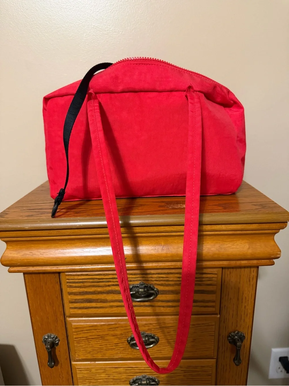 Baggu Red Nylon Bowler Bag in Cherry